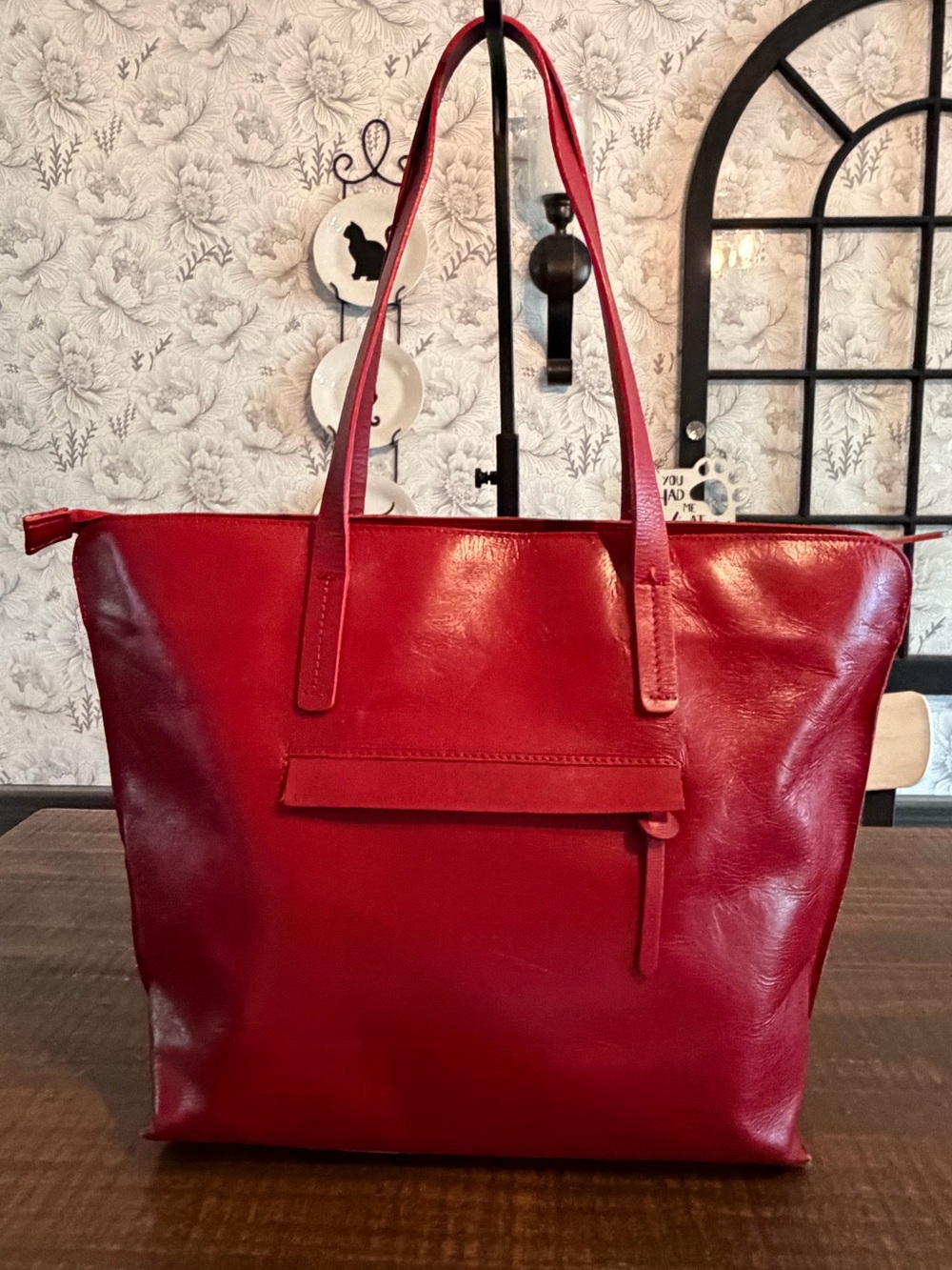 Red Leather Tote Bag - Classic Women's Shoulder Bag GUC